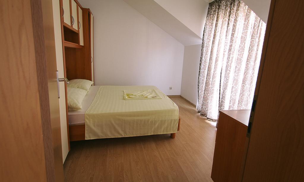 Apartments&Room Babic Kaštela Buitenkant foto